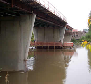 Pembina River Bridge under construction